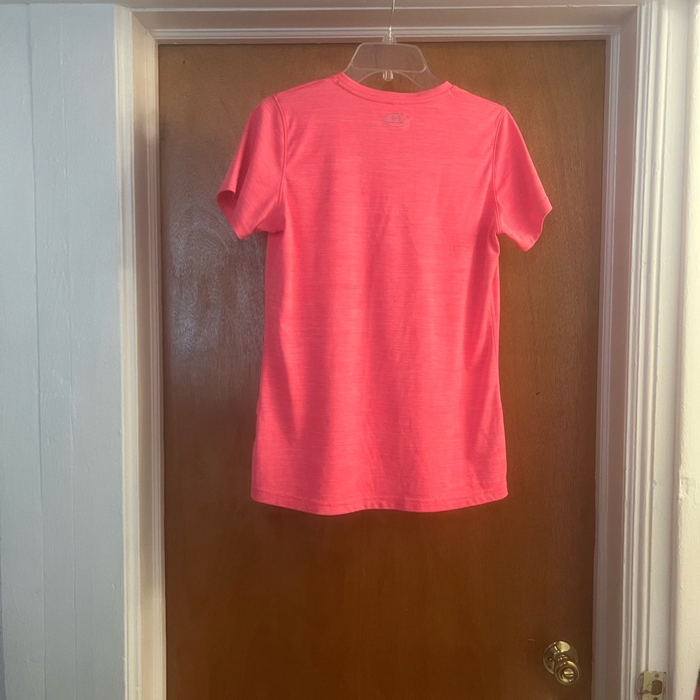 Under Armour Women's Coral Heat Gear Loose Fit V-Neck Short Sleeve Tee - Picture 2 of 5
